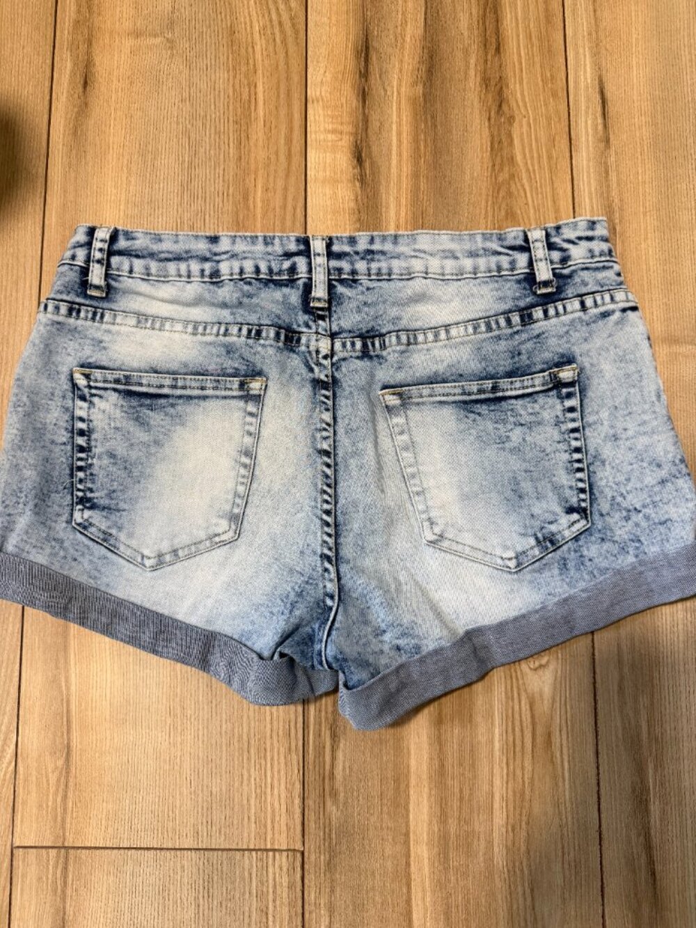 Forever 21 Acid Wash Denim Shorts sz 31 - Picture 2 of 2